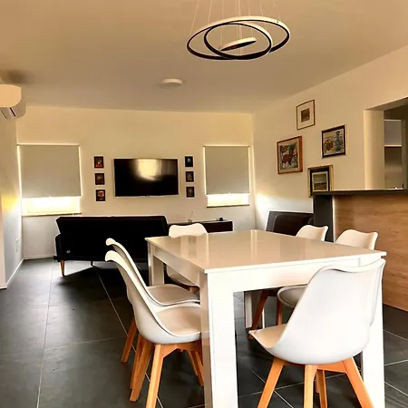 The River House * Villa San Paterniano